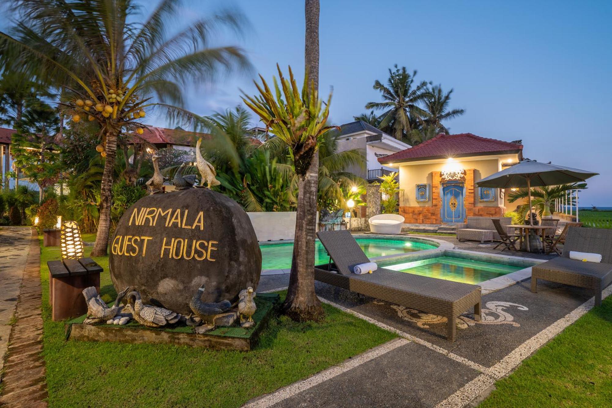 Nirmala Guest House Surf Керамас Экстерьер фото